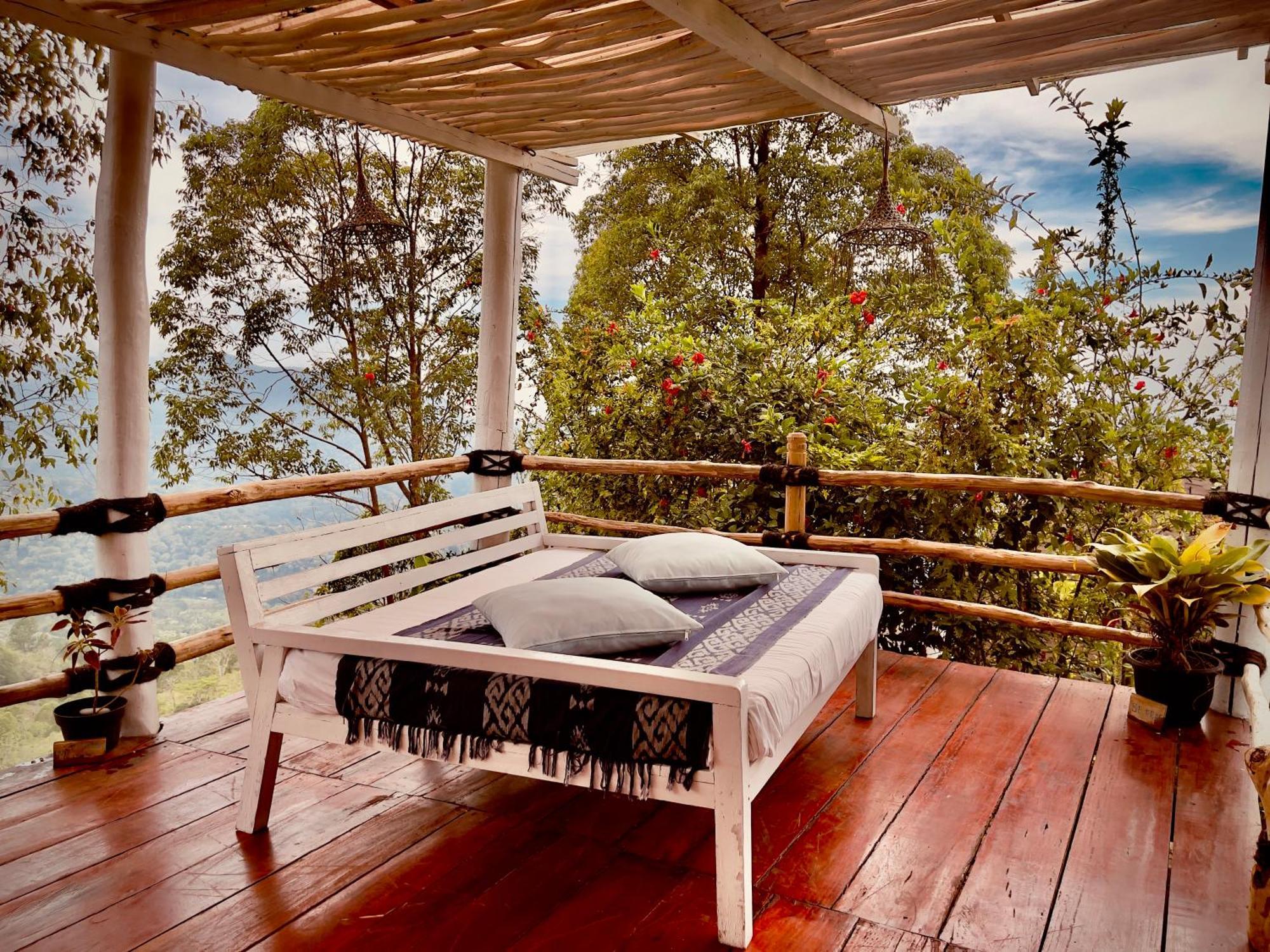 Manulalu Jungle Hotel Bajawa Kültér fotó
