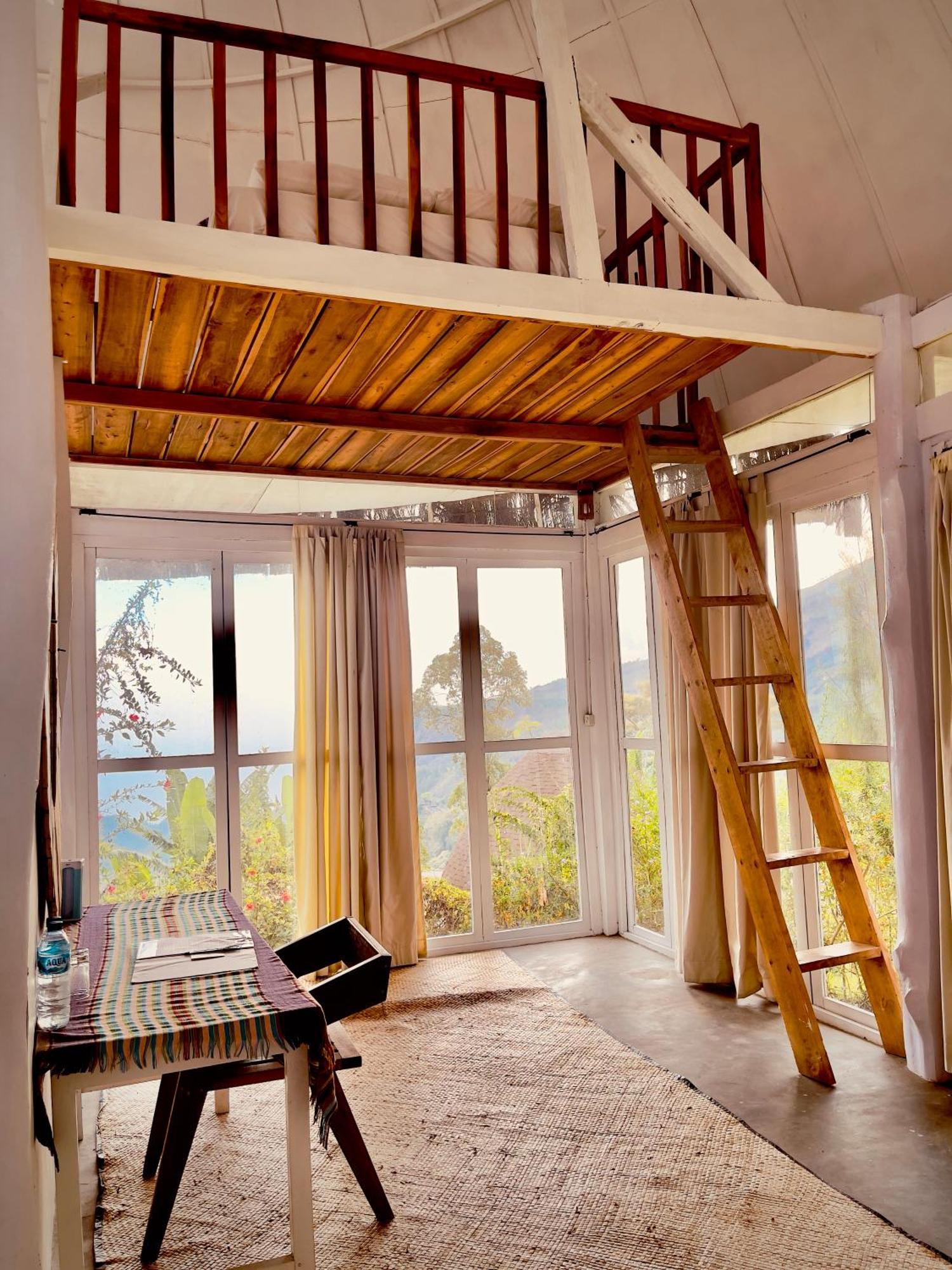 Manulalu Jungle Hotel Bajawa Kültér fotó