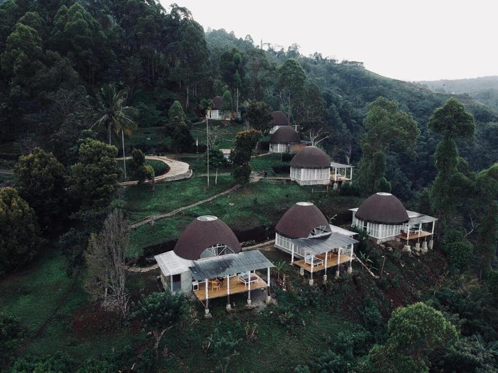 Manulalu Jungle Hotel Bajawa Kültér fotó
