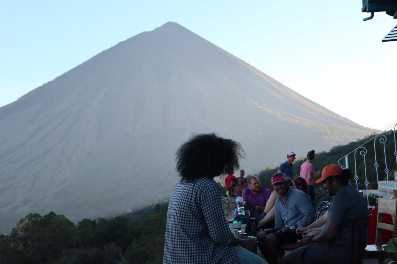 Manulalu Jungle Hotel Bajawa Kültér fotó